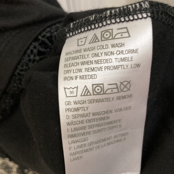 LOGO Black Tunic Tee Long Sleeve with Sharkbite Hi-Low Lace Hem 1X - Picture 5 of 7